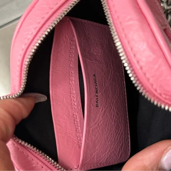 Balenciaga Pink Heart Crossbody Bag with Chain Strap - Picture 3 of 4